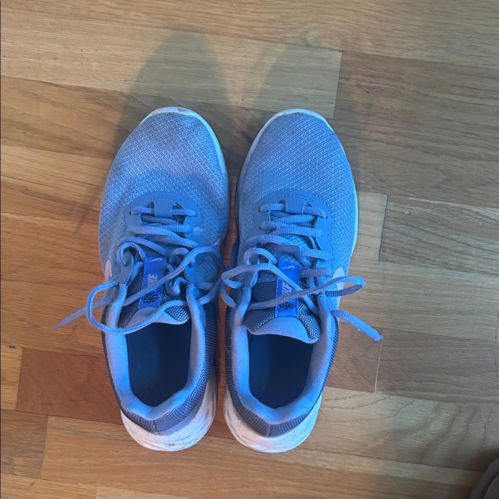 Nike Men's Light Blue Sneakers